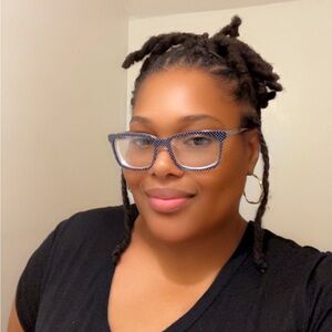 Meet your Posher, Latasha